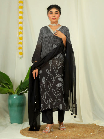 Ombre Natural Crepe Kurta Pant Set with Dupatta with Hand Work - Black