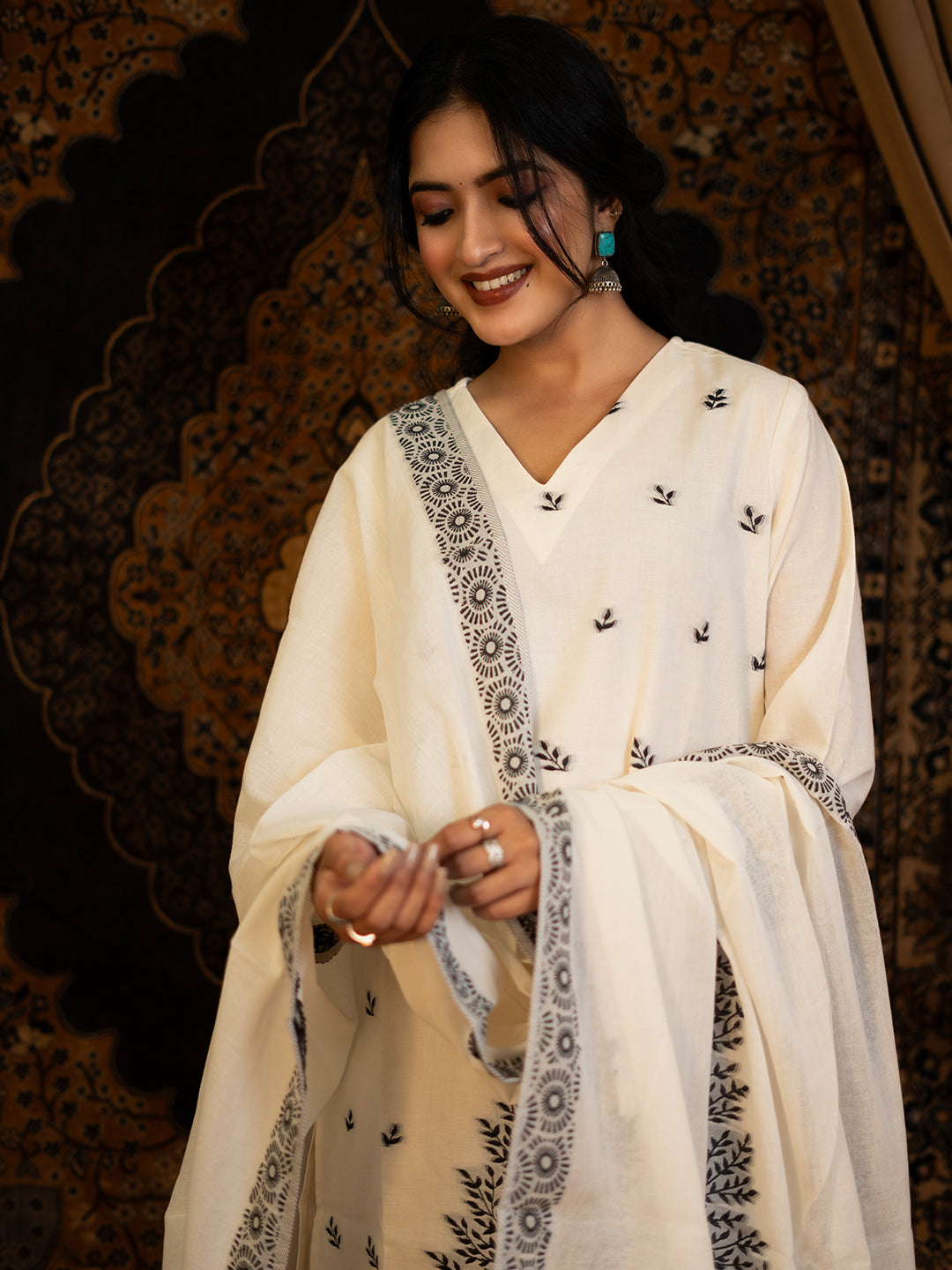Off-White Cotton Jacquard Kurta Set – Elegant Festive Wear for Women