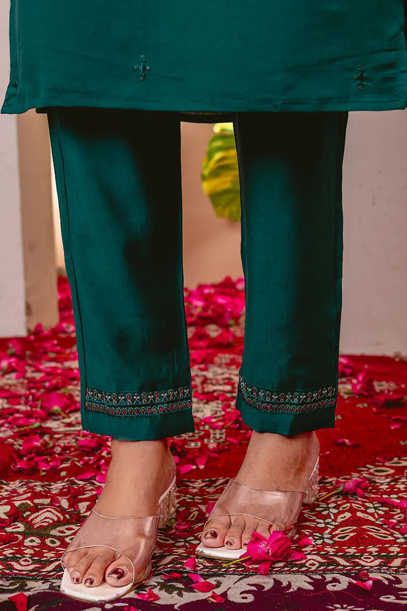 Green Emerald Elegance Embroidered Suit with Floral Dupatta
